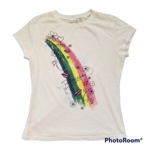 No Boundaries Princess T-Shirt Juniors Size XL Gently Worn Rainbow Lips Floral